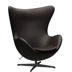 3316 Ægget loungestol, stel i sort af Arne Jacobsen