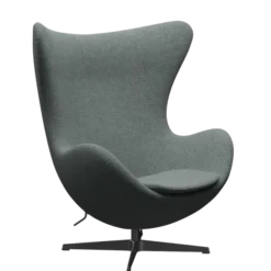 3316 Ægget loungestol, stel i sort af Arne Jacobsen