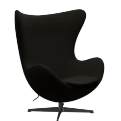 3316 Ægget loungestol, stel i sort af Arne Jacobsen