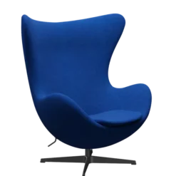 3316 Ægget loungestol, stel i sort af Arne Jacobsen