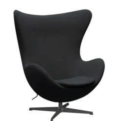 3316 Ægget loungestol, stel i warm graphite af Arne Jacobsen