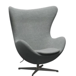 3316 Ægget loungestol, stel i warm graphite af Arne Jacobsen