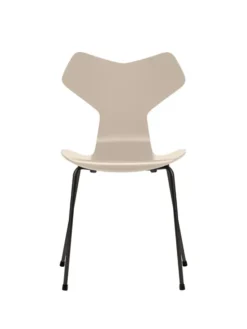 3130 Grand Prix stol lakeret af Arne Jacobsen