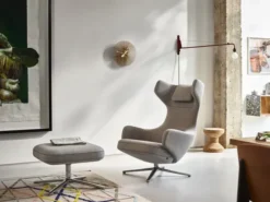 Grand Repos Lænestol, cream/dark brown fra Vitra