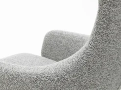 Grand Repos Lænestol, cream/dark brown fra Vitra