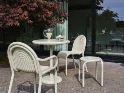 Groove udendørs cafébord fra Tom Dixon