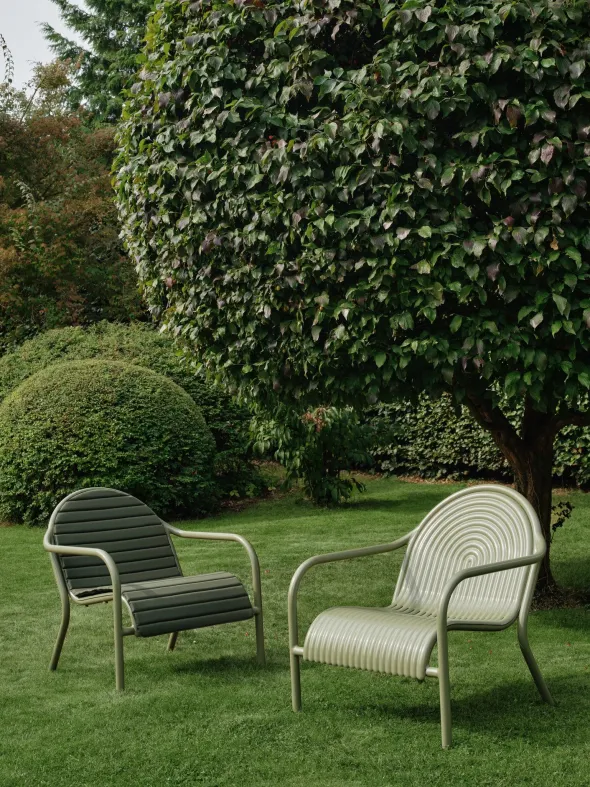 Groove udendørs loungestol fra Tom Dixon
