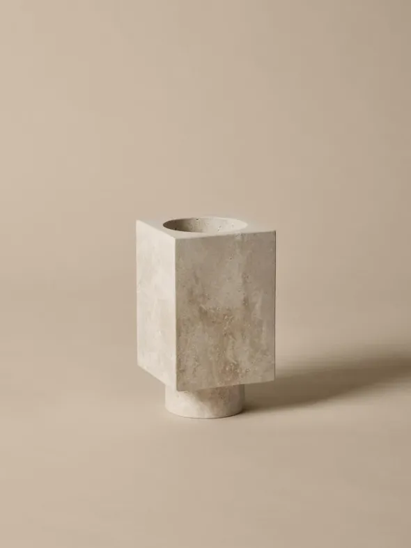 Hew vase, travertin fra Ferm Living