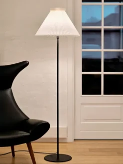 334H Gulvlampe, White fra Le Klint