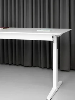 HiLow3 skrivebord fra Montana