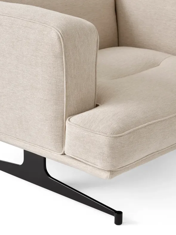Inland AV21 Lounge Chair fra &Tradition