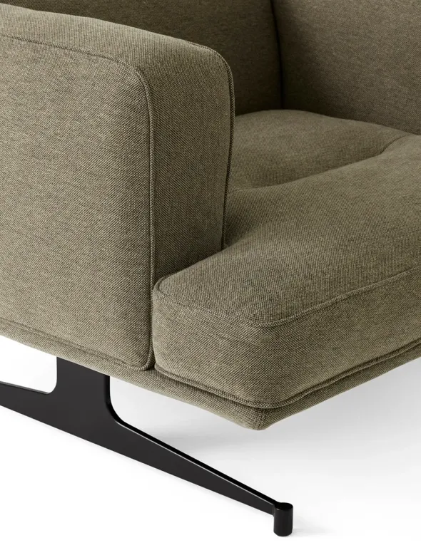 Inland AV21 Lounge Chair fra &Tradition