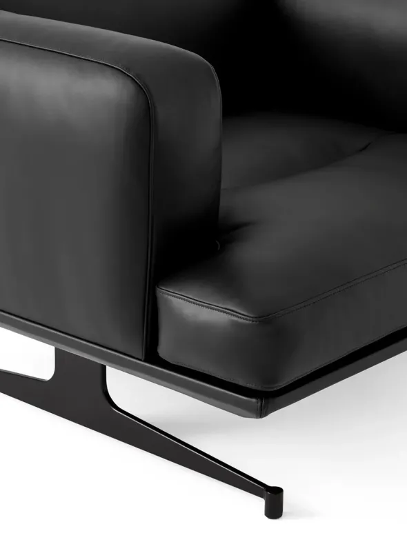 Inland AV21 Lounge Chair fra &Tradition
