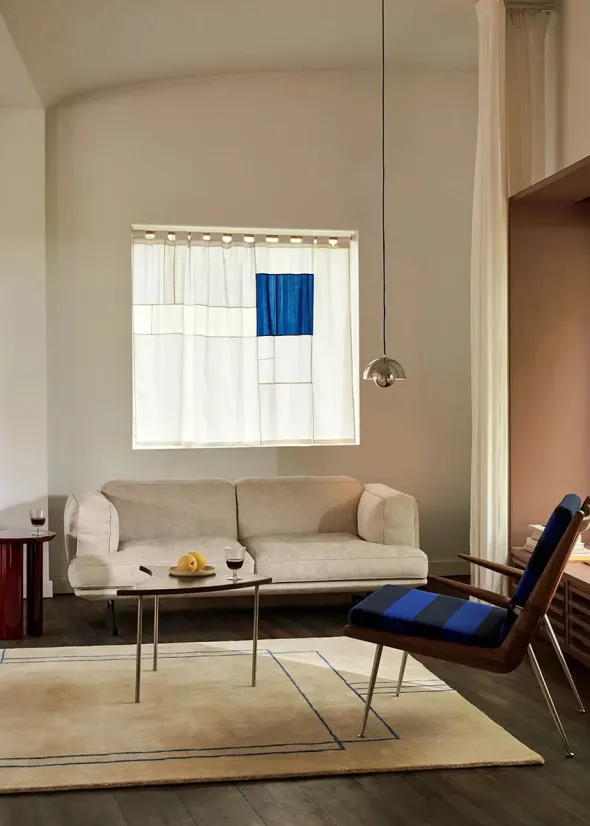 Inland AV22 sofa fra &Tradition