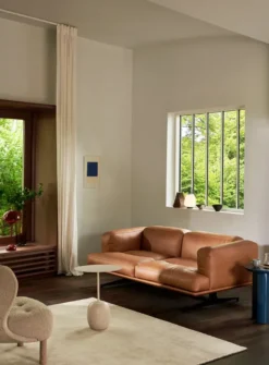 Inland AV22 sofa fra &Tradition