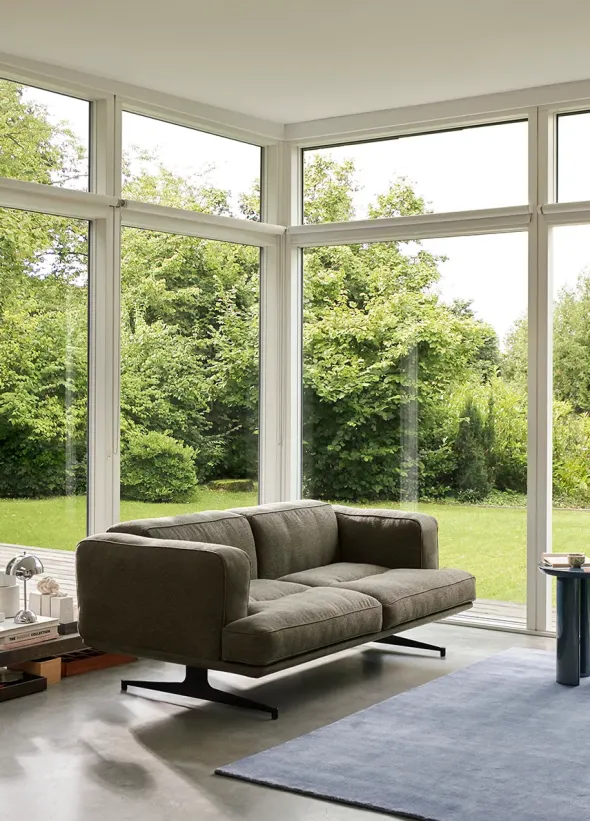 Inland AV22 sofa fra &Tradition