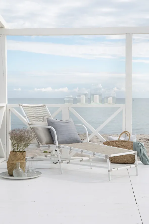 Josephine Exterior Liggestol, Dove White fra Sika-Design