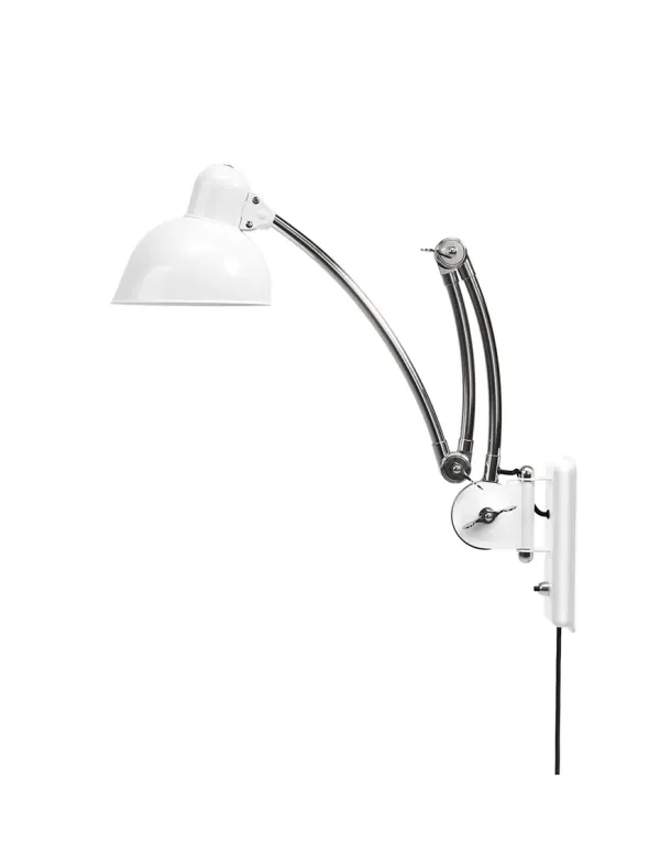 Kaiser Idell 6559-W væglampe fra Fritz Hansen