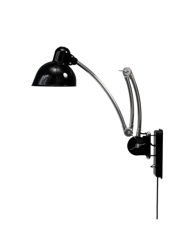 Kaiser Idell 6559-W væglampe fra Fritz Hansen