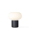 Karl-Johan portable bordlampe, Cold Black fra New Works
