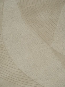 Kindle Poetry gulvtæppe, Cream fra Linie Design