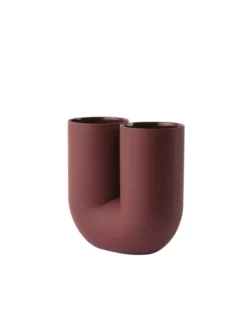 Kink Vase, deep red fra Muuto