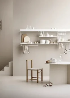 Køkkenreol, bundle A fra String Furniture