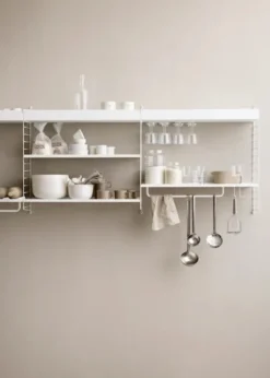 Køkkenreol, bundle I fra String Furniture