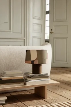 Kona Display Table fra Ferm Living