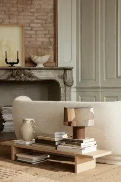 Kona Display Table fra Ferm Living