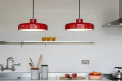 Lacquer pendant medium, red fra Nine