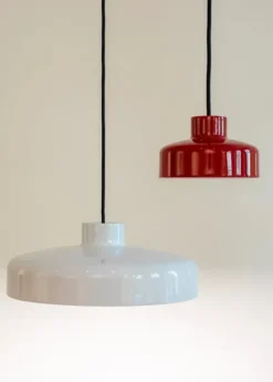 Lacquer pendant small, red fra Nine
