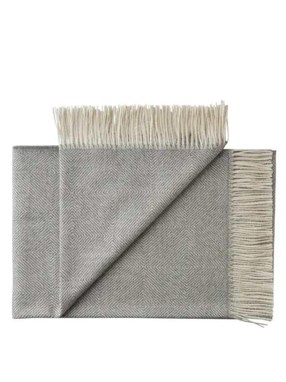 La Paz Plaid, light grey fra Silkeborg Uldspinderi