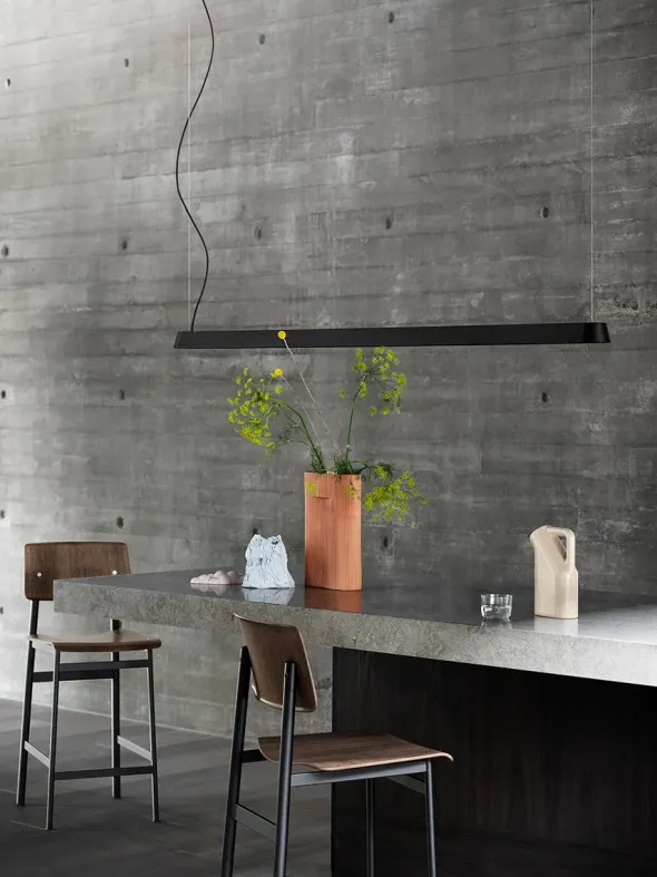 Linear Pendant Lamp 87,2 cm, black fra Muuto