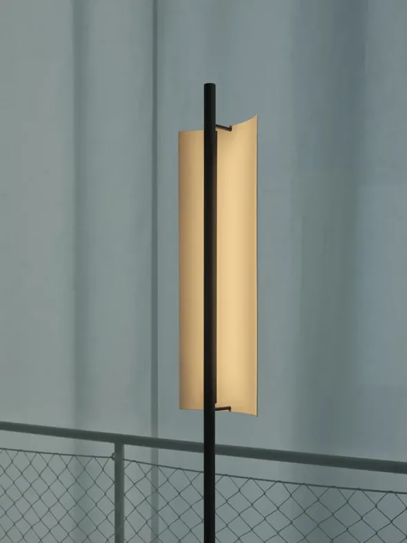 Lámina 45 Gulvlampe fra Santa and Cole