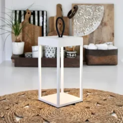 Lucerna lanterne med LED fra Loom Design