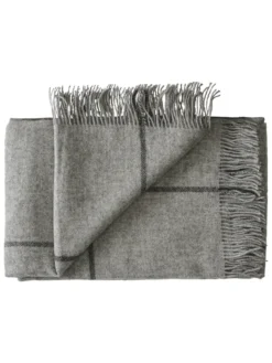 Mandø Plaid, medium grey fra Silkeborg Uldspinderi