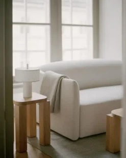 Margin Portable Table Lamp fra New Works