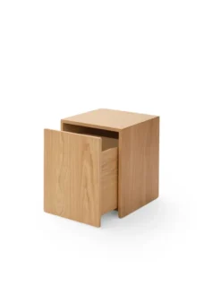 Mass Side Table, oak fra New Works