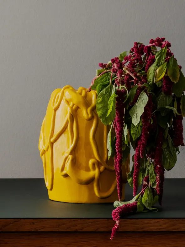 Michael Kvium Jam Vase, empire yellow fra raawii