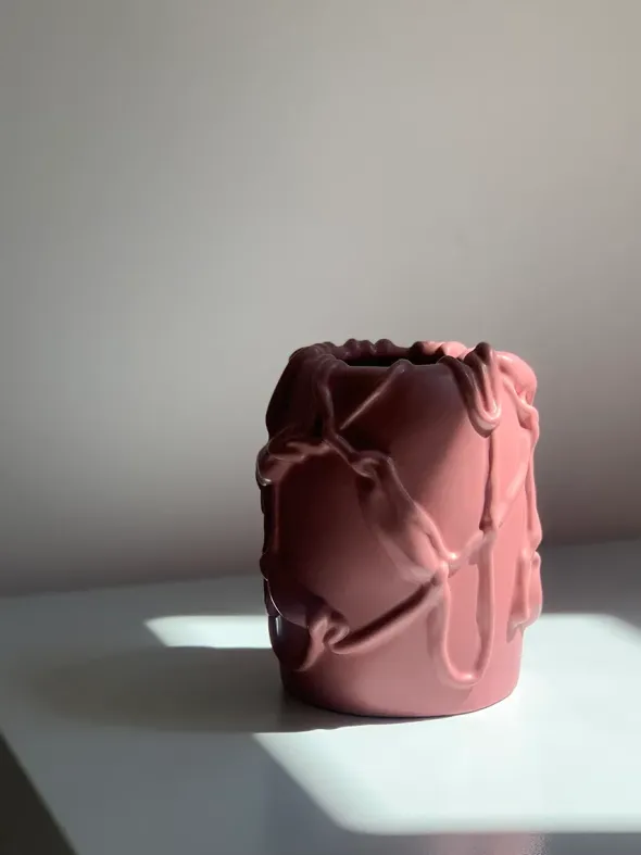 Michael Kvium Jam Vase, nostalgia rose fra raawii