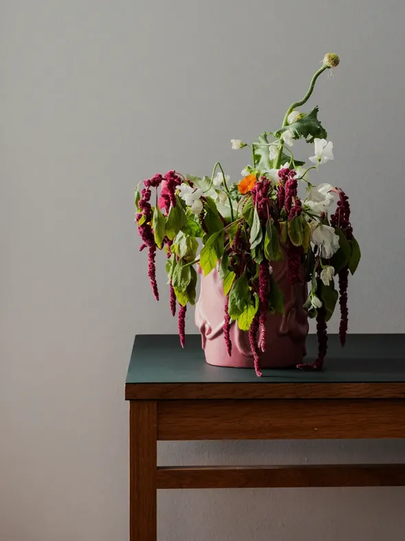 Michael Kvium Jam Vase, nostalgia rose fra raawii