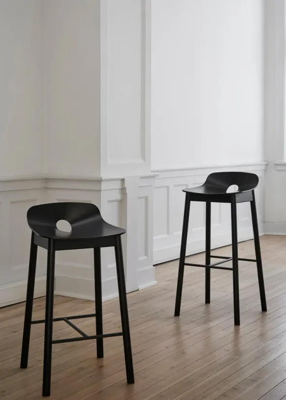 Mono Bar Stool fra Woud