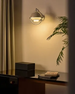 Multi-Lite væglampe fra GUBI