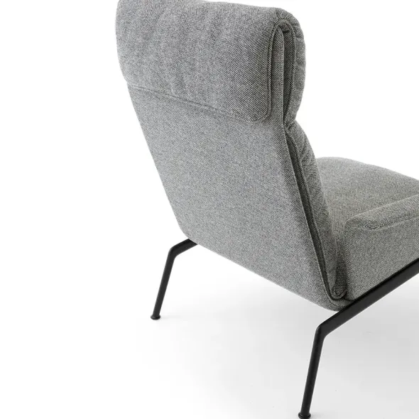 Muno LN17 Lounge Chair fra &Tradition