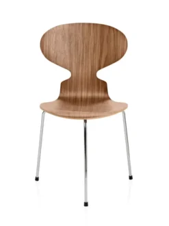 3100 Myren med 3 ben, krom stel af Arne Jacobsen