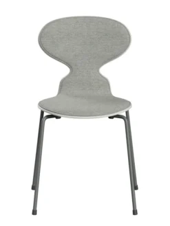 3101 Myren Stol, forsidepolstret af Arne Jacobsen