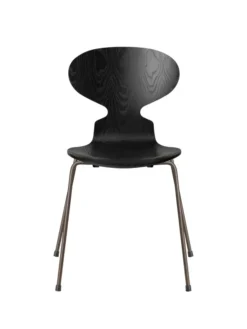 3101 Myren Stol i farvet ask af Arne Jacobsen