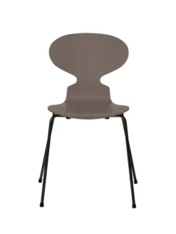 3101 Myren Stol lakeret af Arne Jacobsen