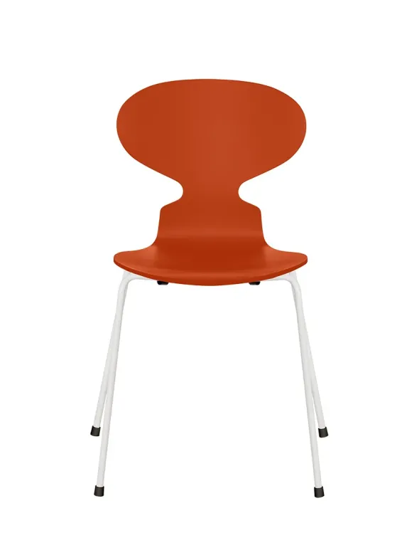 3101 Myren Stol lakeret af Arne Jacobsen